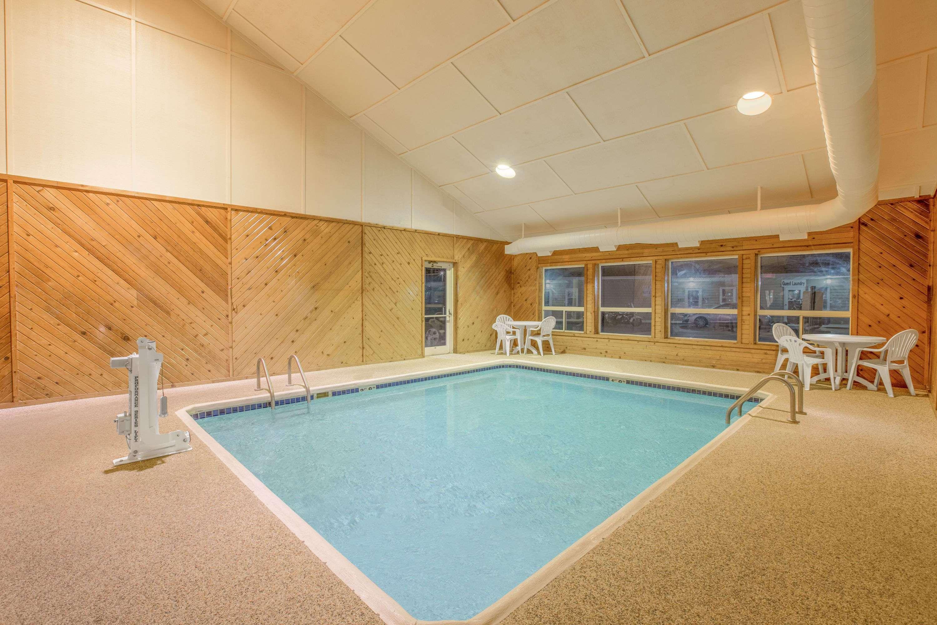 Days Inn By Wyndham Worthington Екстер'єр фото
